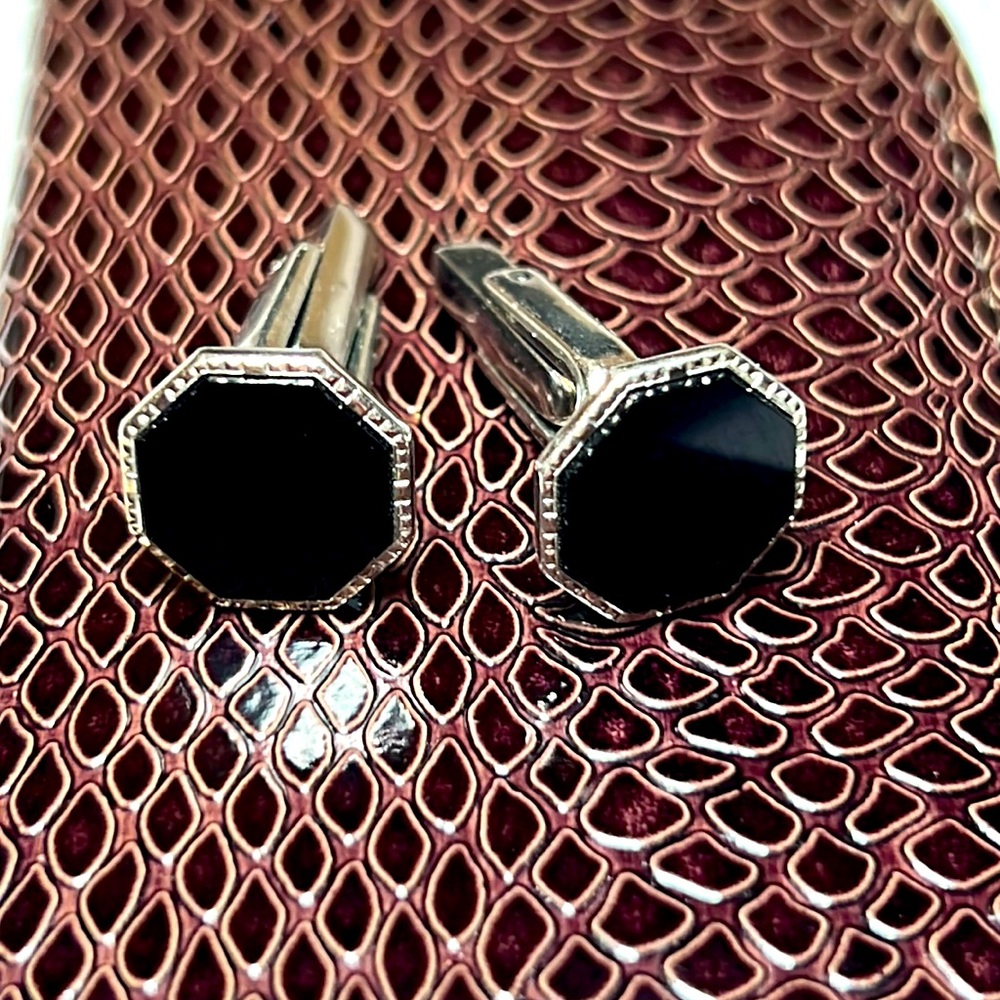 HP! Vintage Hickok Black and Silver tone cuff links